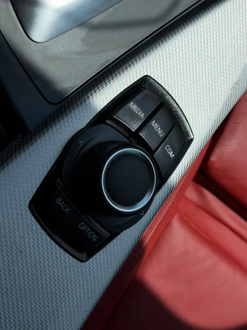 BMW 3 Series 2019 320i M Sport Package — миниатюра 19