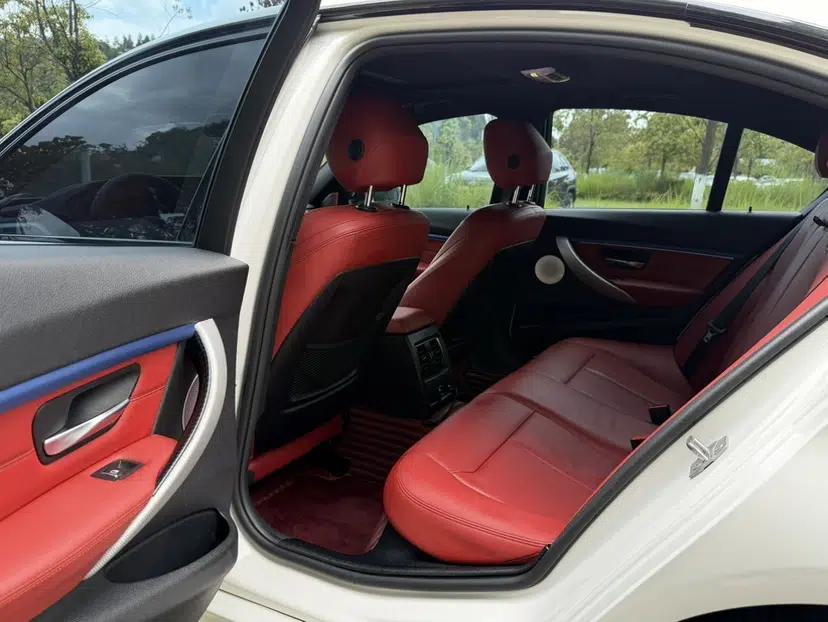 BMW 3 Series 2019 320i M Sport Package — миниатюра 10