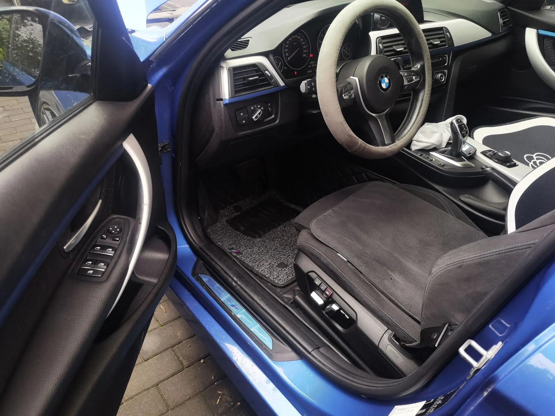 BMW 3 Series 2018 320i M Sport Package — миниатюра 16