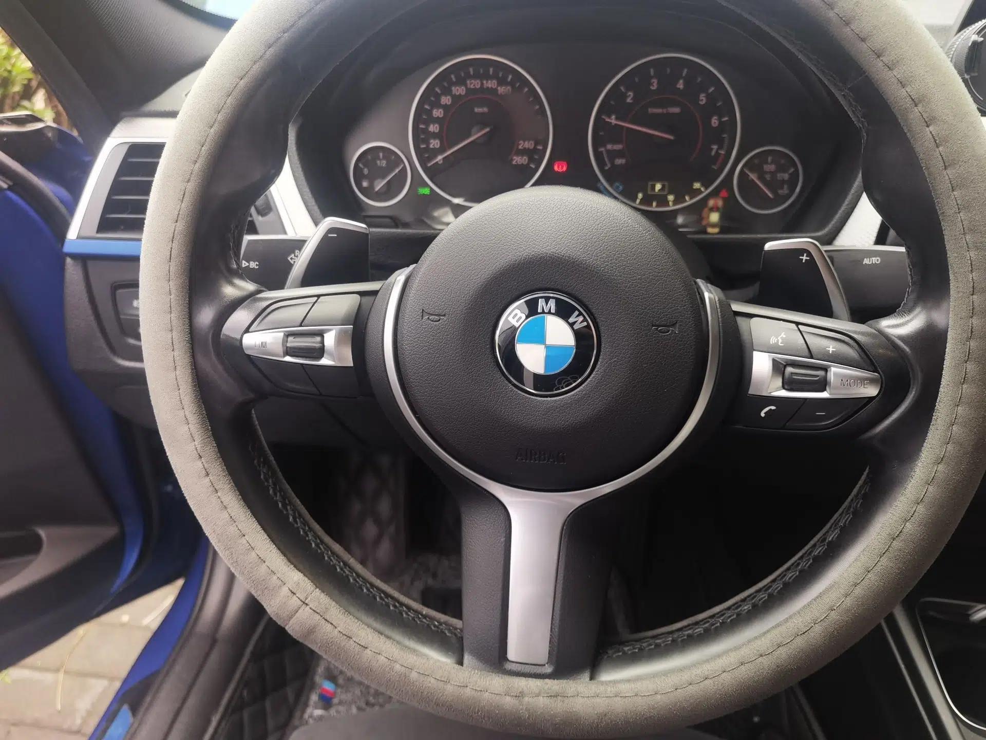 BMW 3 Series 2018 320i M Sport Package — миниатюра 10
