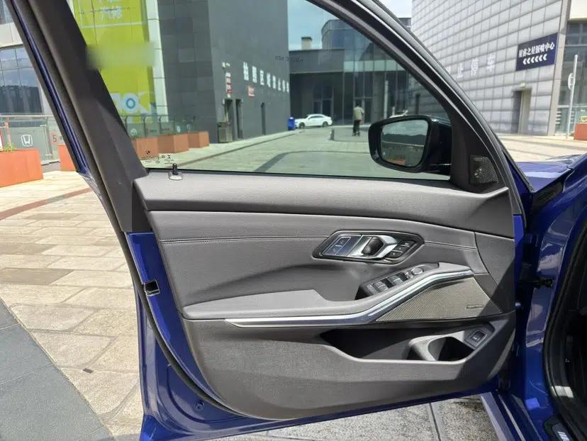 BMW 3 Series 2020 Facelifted 325Li M Sport Night Edition Package — миниатюра 24