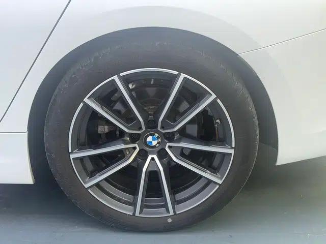 BMW 3 Series 2021 Restyled 325Li M Sport Package — миниатюра 10