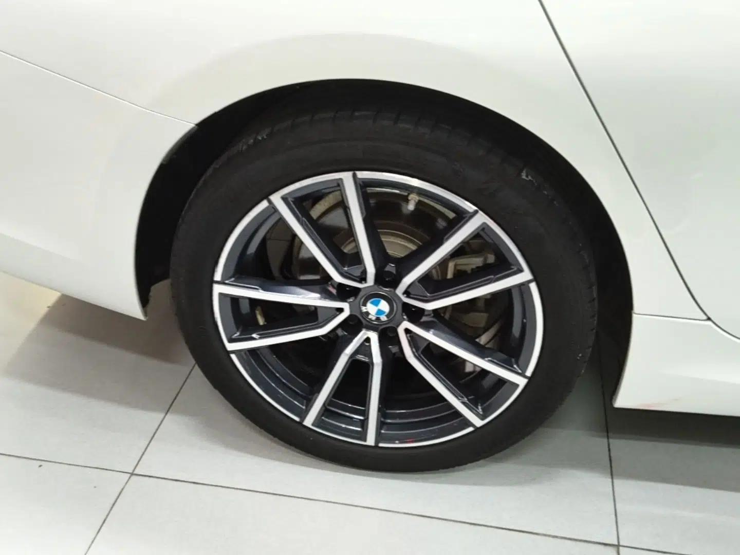 BMW 3 Series 2022 Restyled 320Li M Sport Package — миниатюра 11