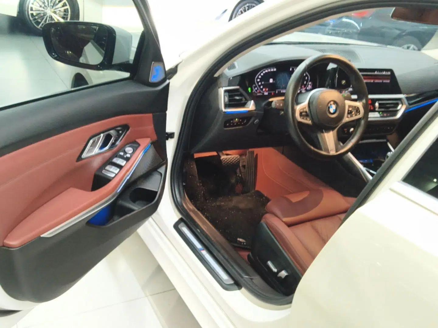 BMW 3 Series 2022 Restyled 320Li M Sport Package — миниатюра 18