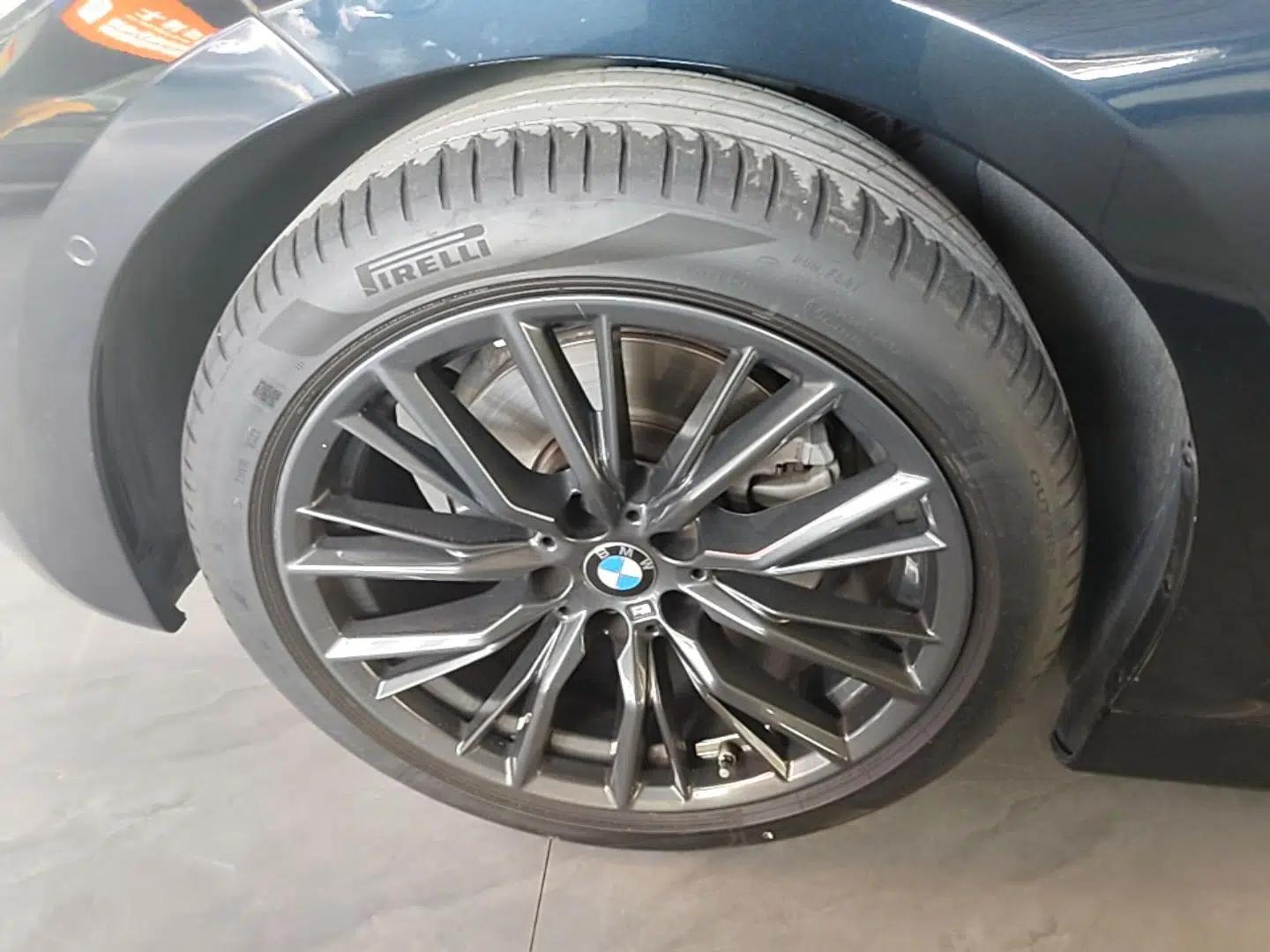 BMW 3 Series 2022 325Li M Sport Night Edition Package — миниатюра 10