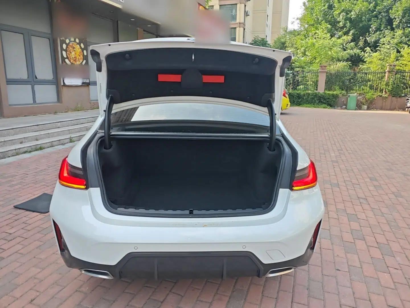 BMW 3 Series 2023 325i M Sport Package — миниатюра 22