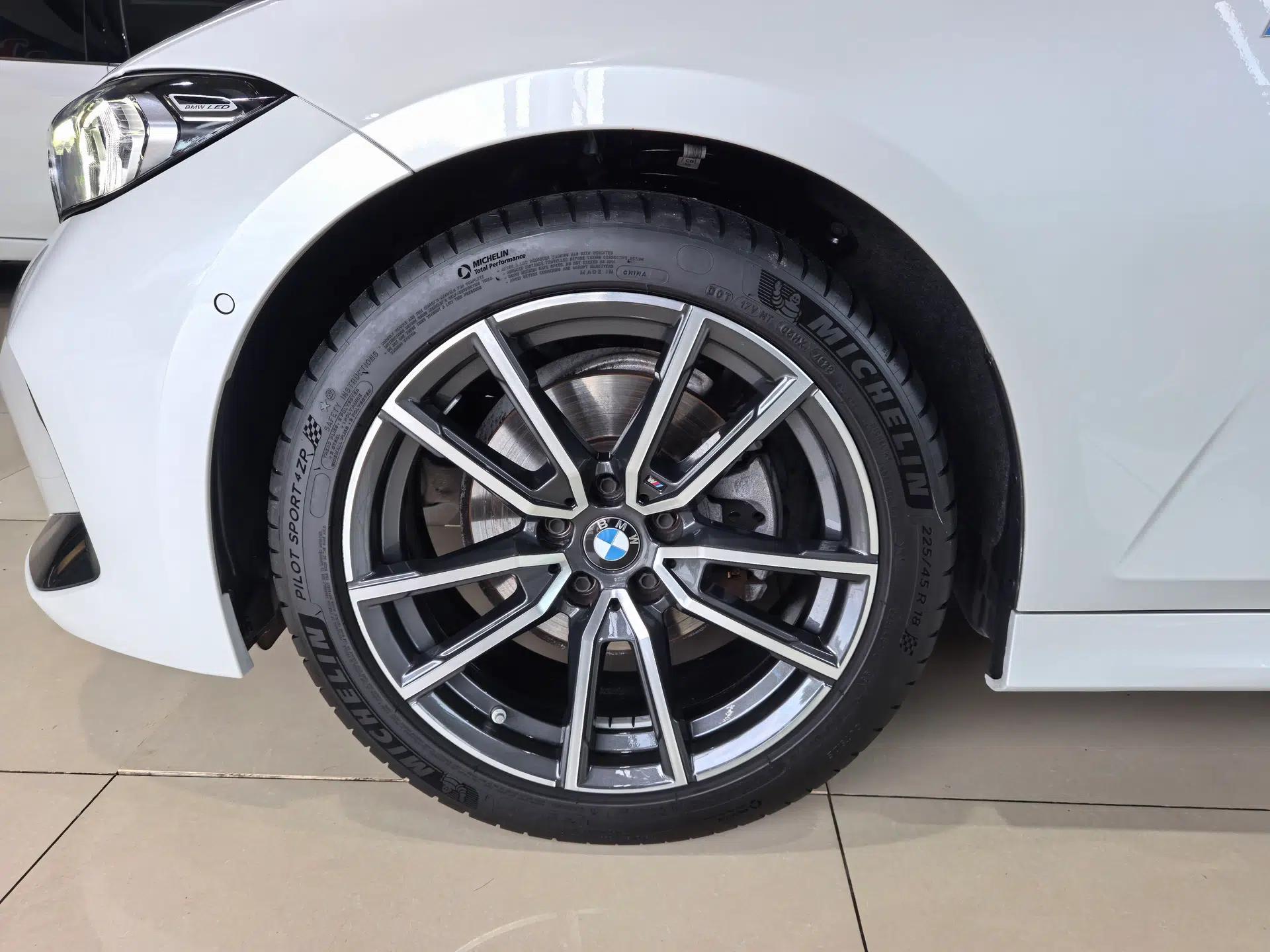 BMW 3 Series 2023 325Li M Sport Package — миниатюра 17