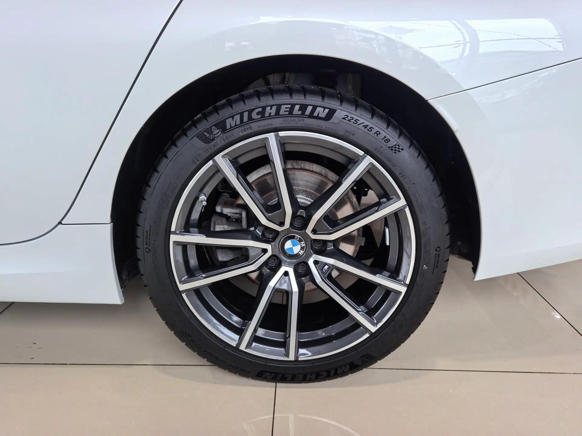 BMW 3 Series 2023 325Li M Sport Package — миниатюра 18