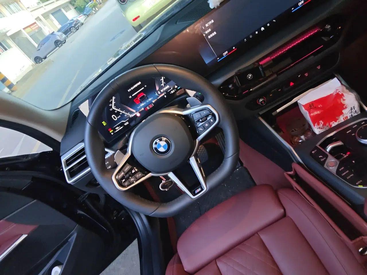 BMW 3 Series 2025 325i M Sport Package — миниатюра 10