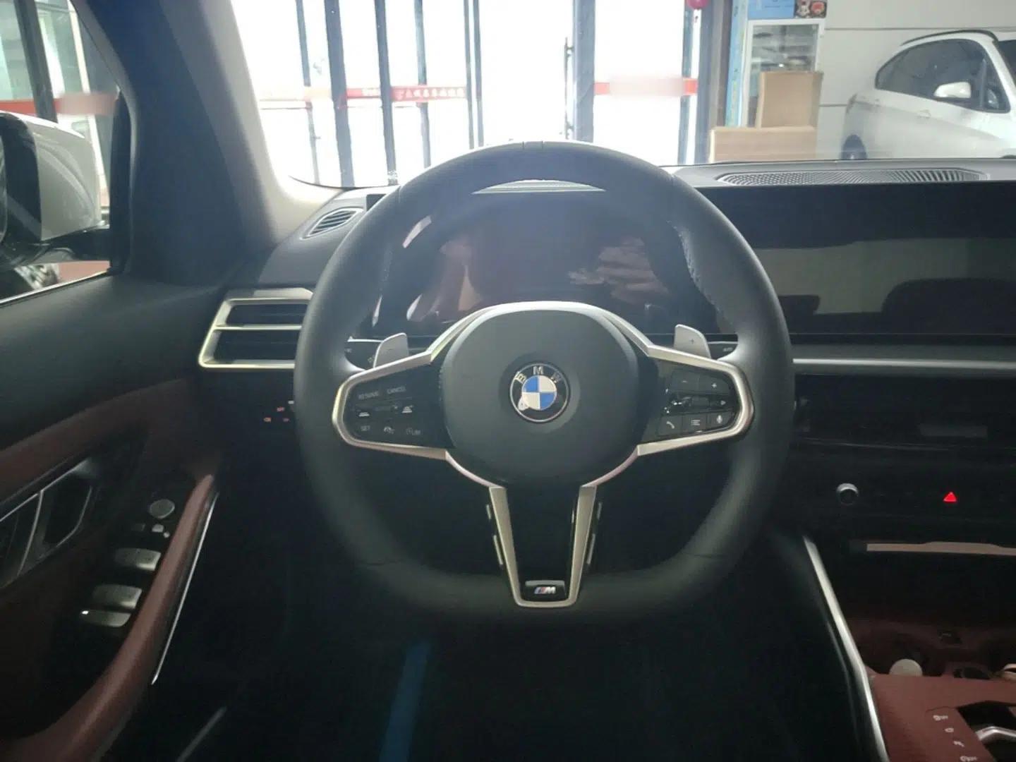 BMW 3 Series 2025 325i M Sport Package — миниатюра 13