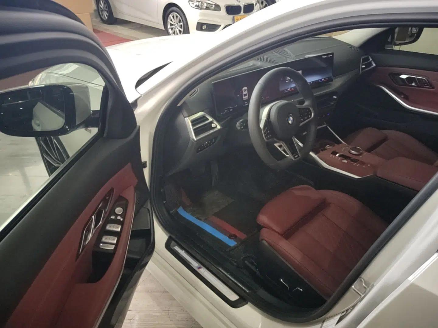 BMW 3 Series 2025 325i M Sport Package — миниатюра 18