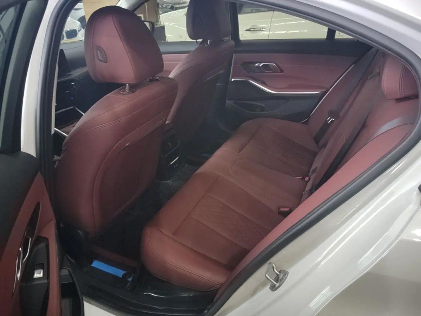BMW 3 Series 2025 325i M Sport Package — миниатюра 20