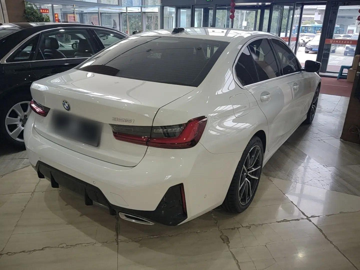 BMW 3 Series 2025 325i M Sport Package — миниатюра 6