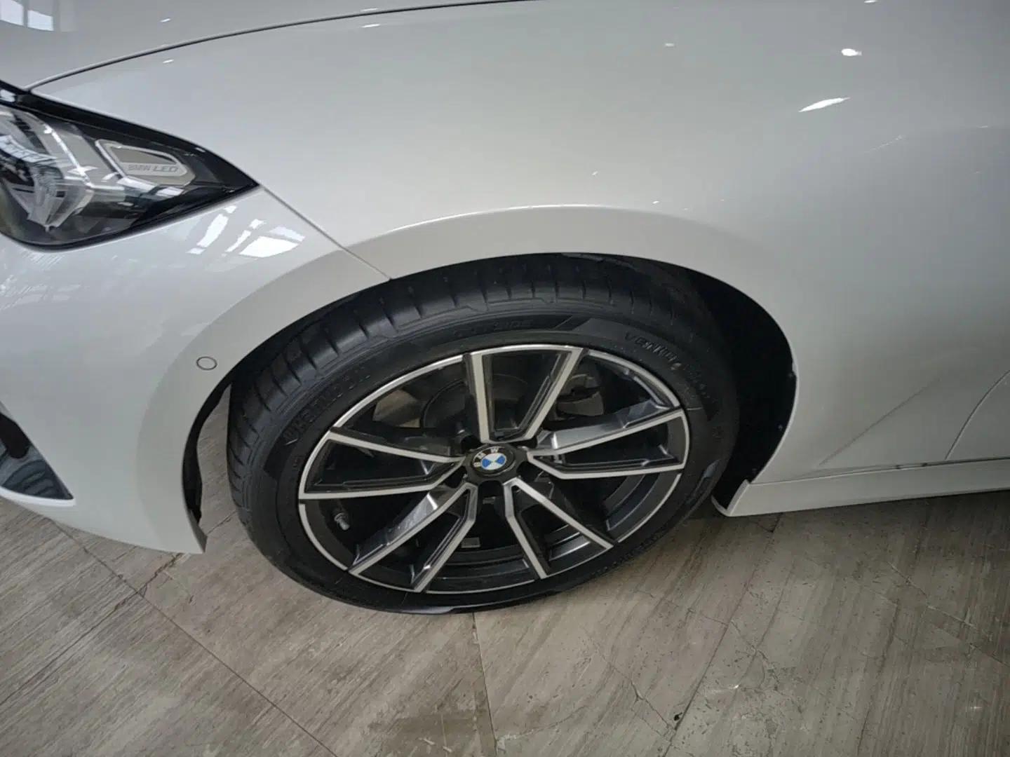 BMW 3 Series 2025 325i M Sport Package — миниатюра 10