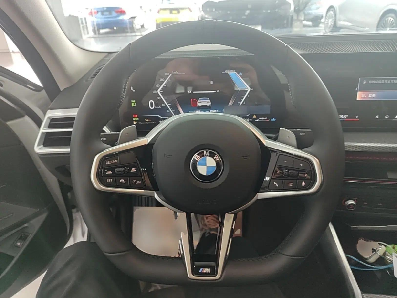 BMW 3 Series 2025 330Li M Sport Shadowline Package — миниатюра 13