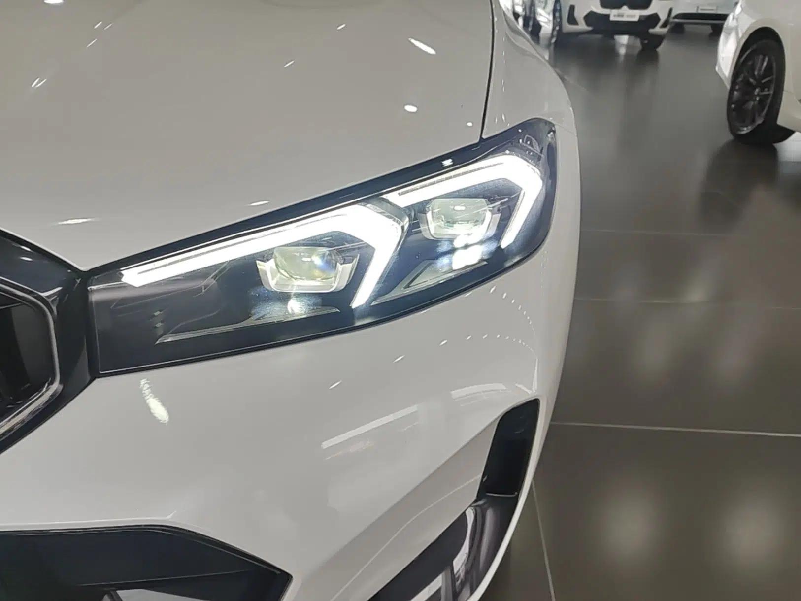 BMW 3 Series 2025 330Li M Sport Shadowline Package — миниатюра 8