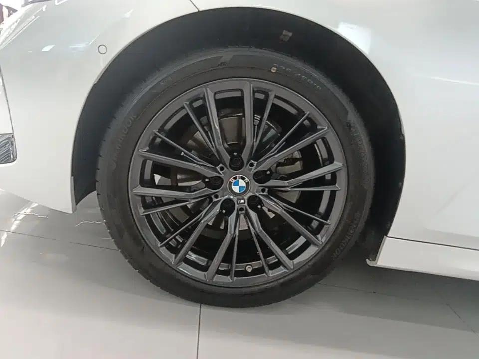 BMW 3 Series 2024 325Li M Sport Night Edition Package — миниатюра 10