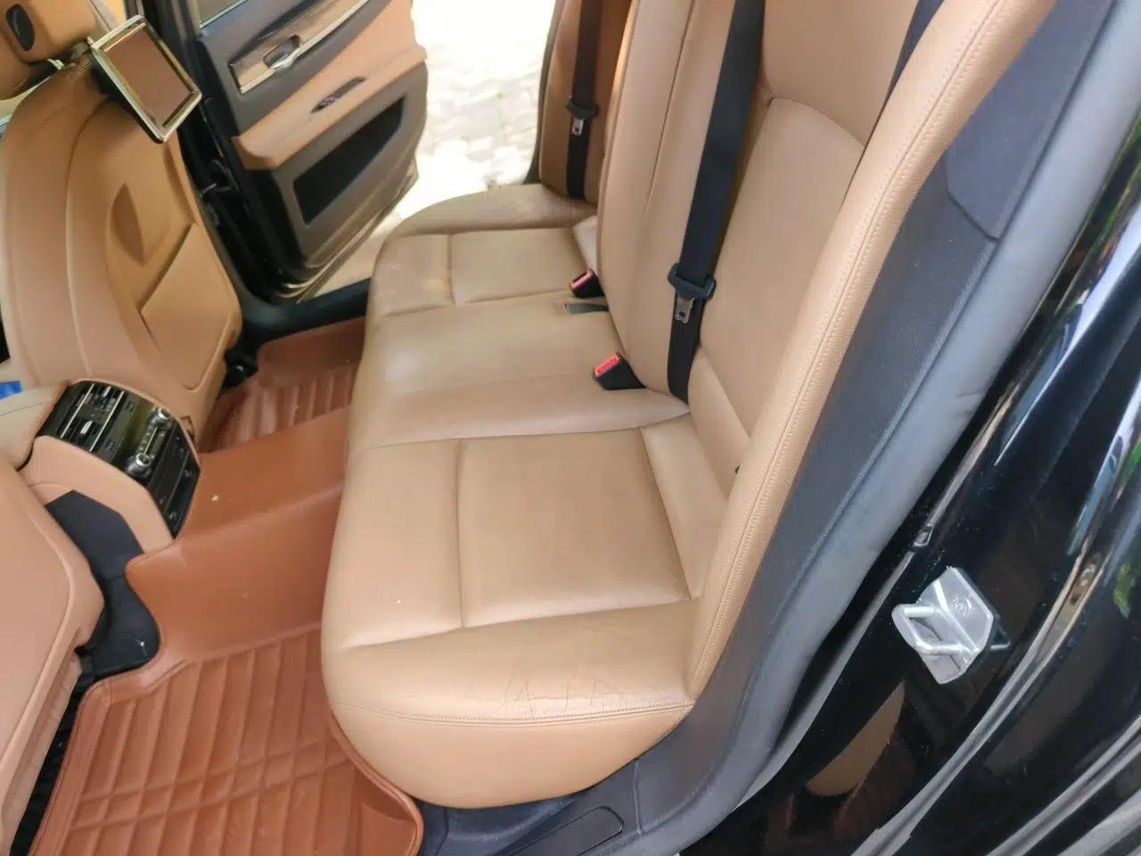 BMW 7 Series 2013 730Li Leading Model — миниатюра 17