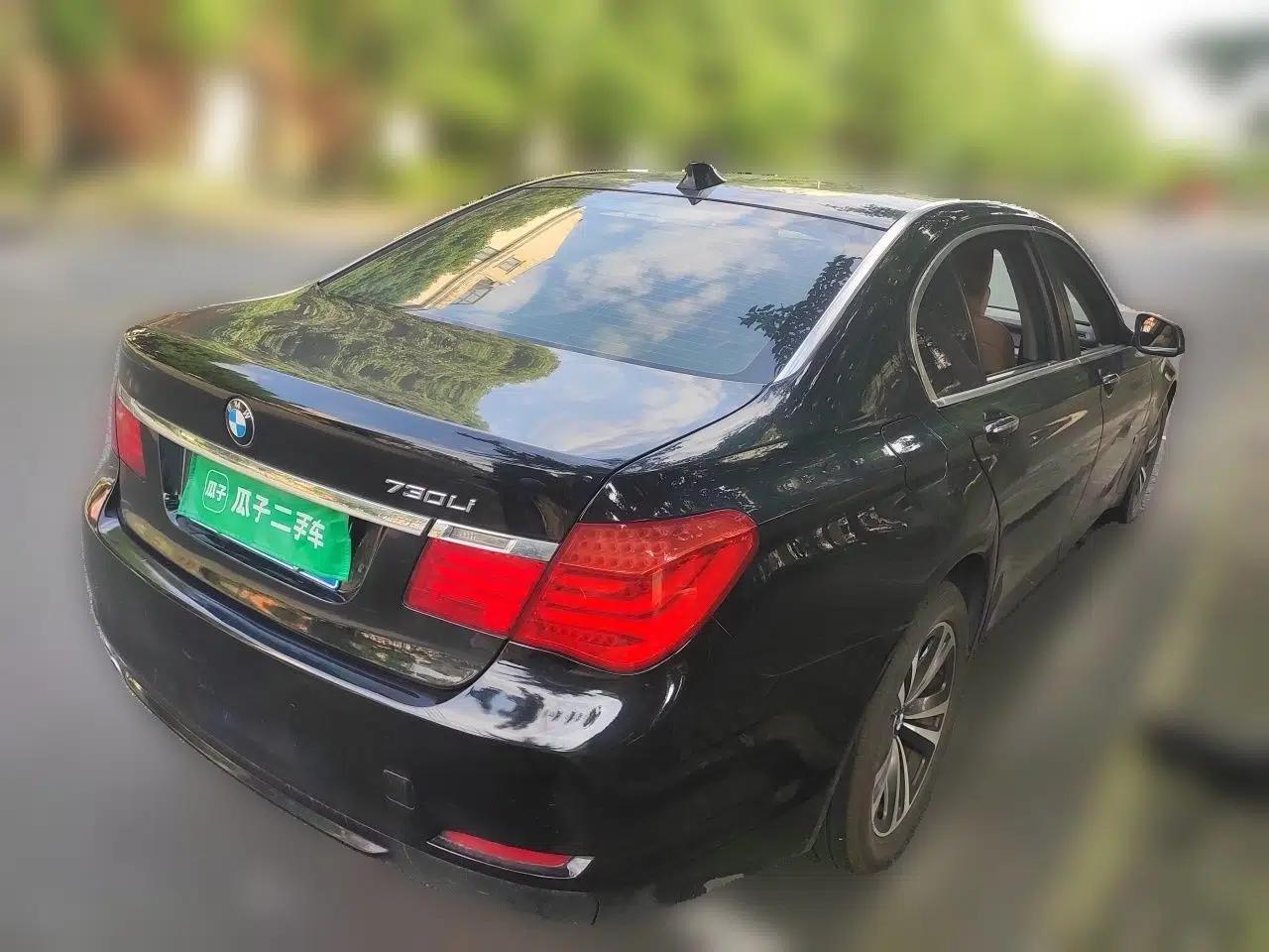 BMW 7 Series 2011 730Li Elegant Model — миниатюра 6