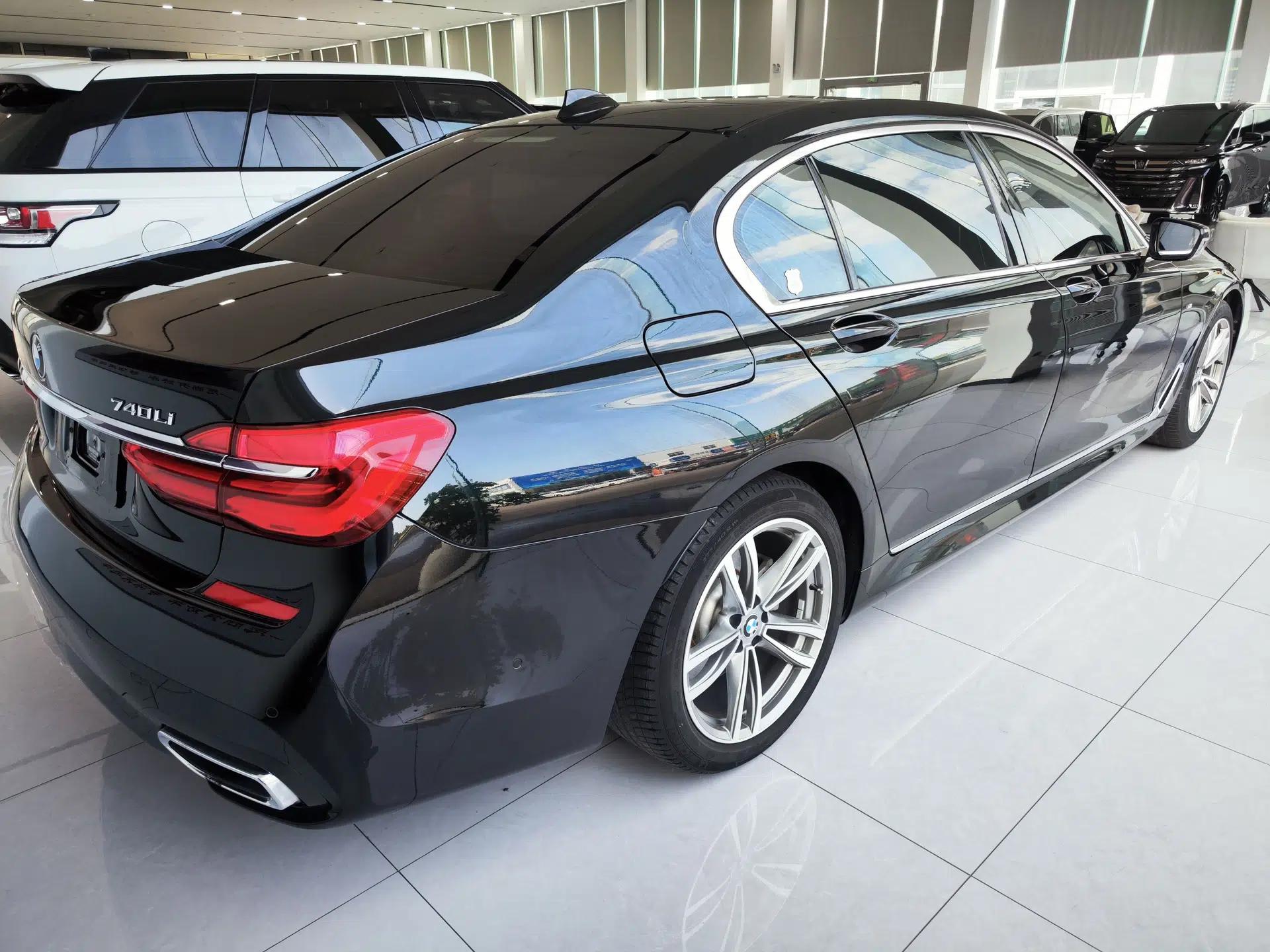 BMW 7 Series 2018 730Li Luxury Edition M Sport Package — миниатюра 6