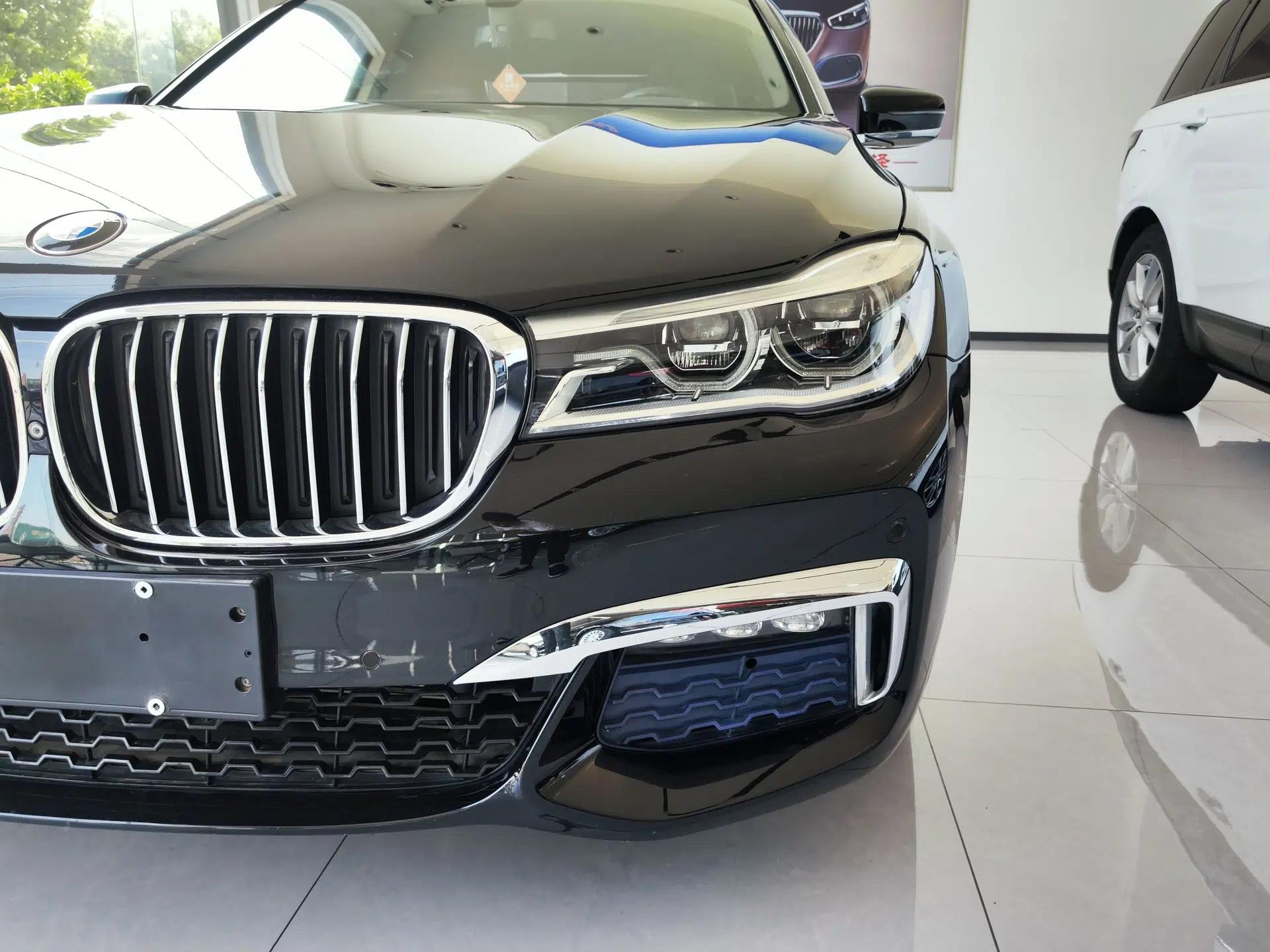 BMW 7 Series 2018 730Li Luxury Edition M Sport Package — миниатюра 8