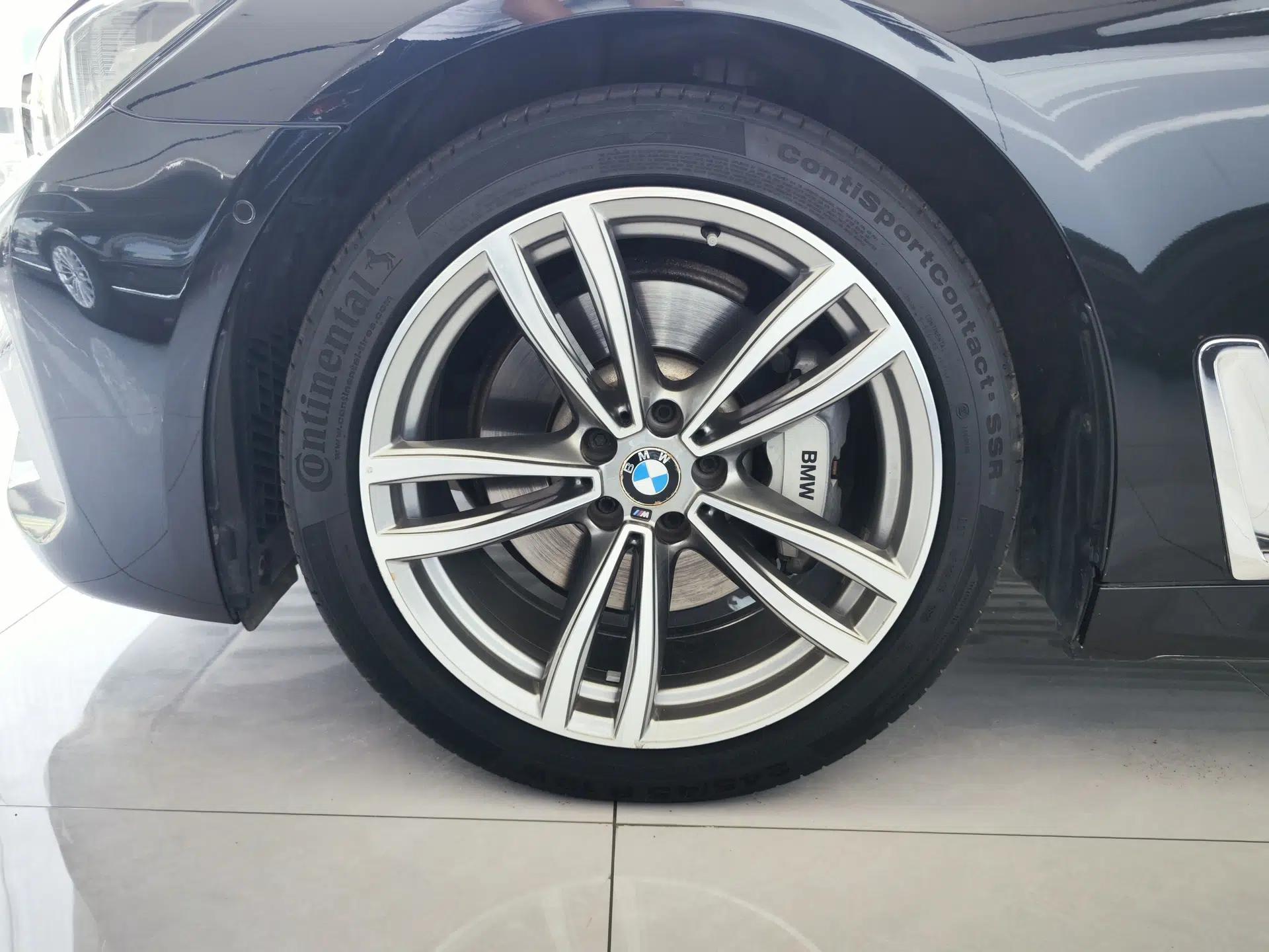 BMW 7 Series 2018 730Li Luxury Edition M Sport Package — миниатюра 10