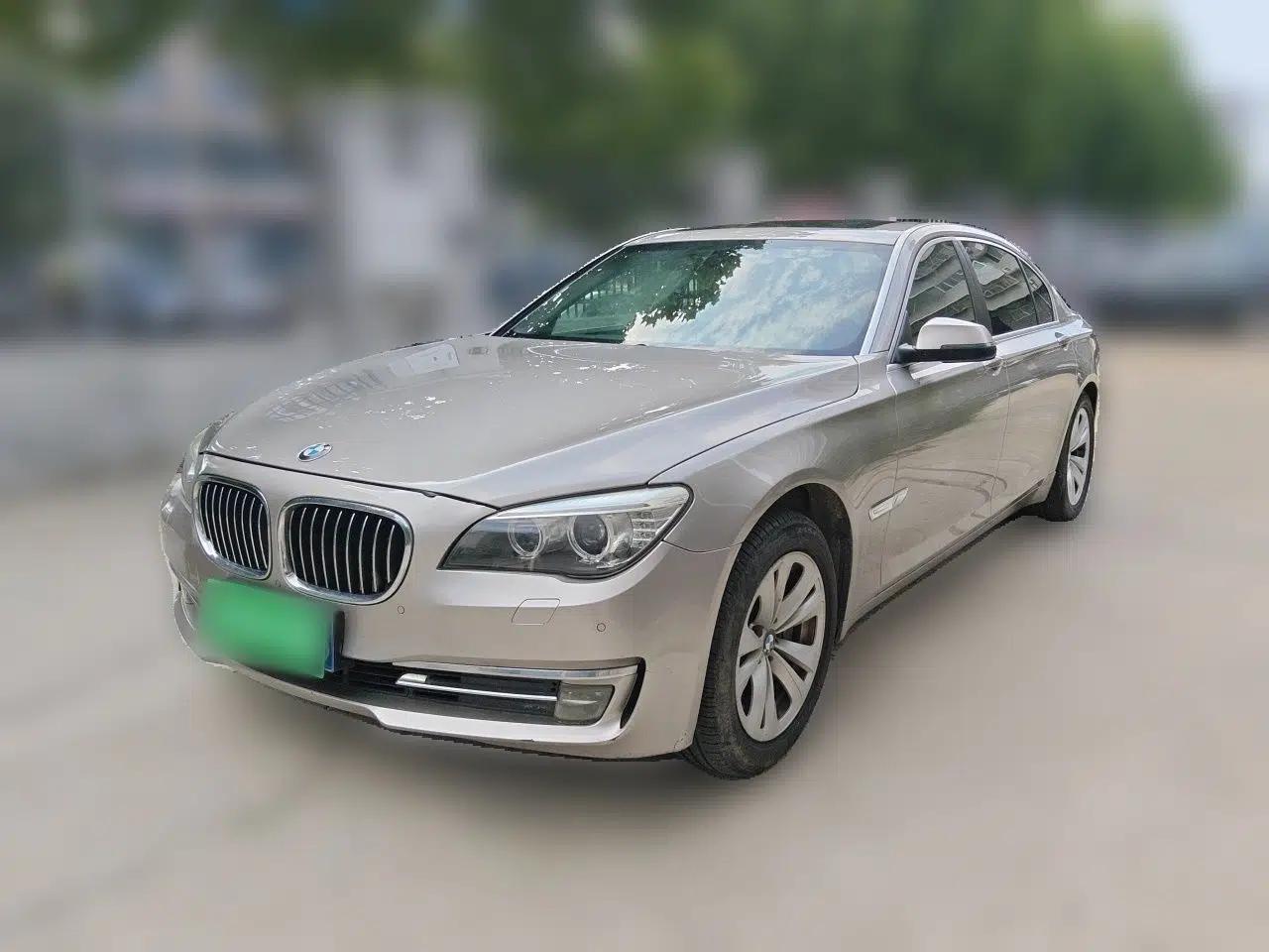 BMW 7 Series 2013 730Li Luxury Model — миниатюра 1