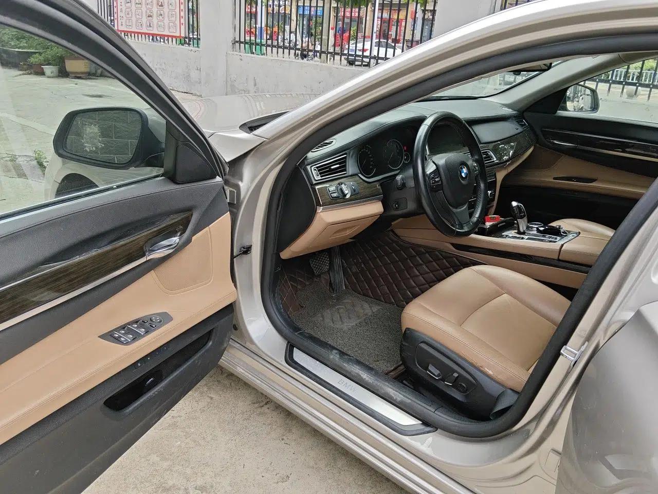 BMW 7 Series 2013 730Li Luxury Model — миниатюра 16
