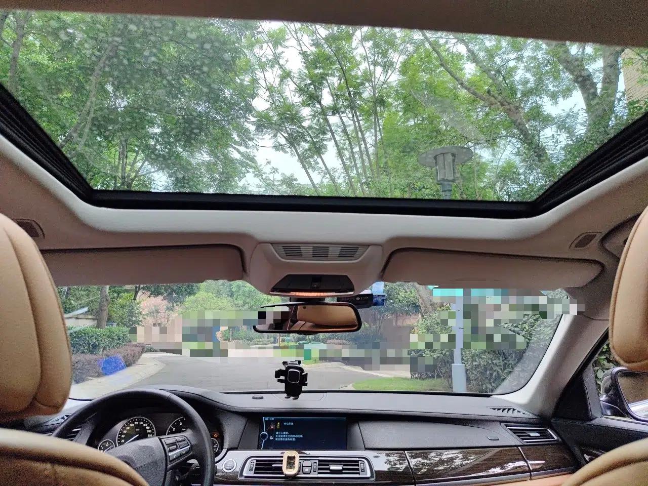 BMW 7 Series 2011 750Li xDrive — миниатюра 18