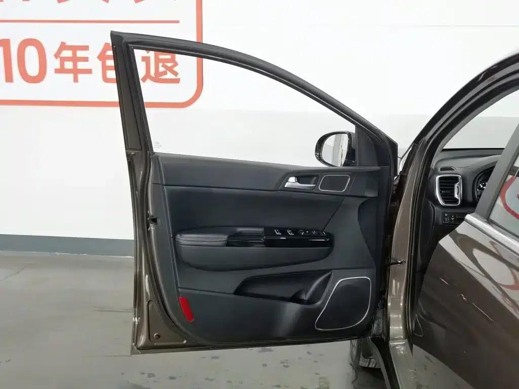 Kia KX5 2016 1.6T Automatic 2WD DLX — миниатюра 8