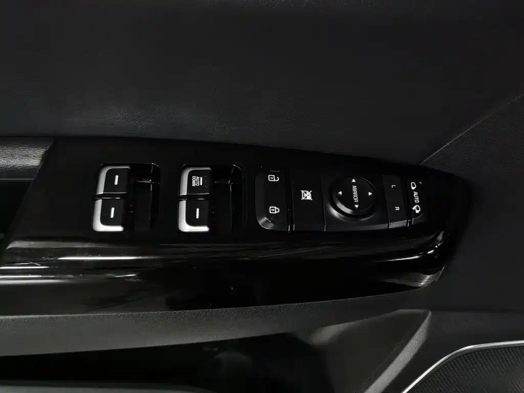 Kia KX5 2016 1.6T Automatic 2WD DLX — миниатюра 9