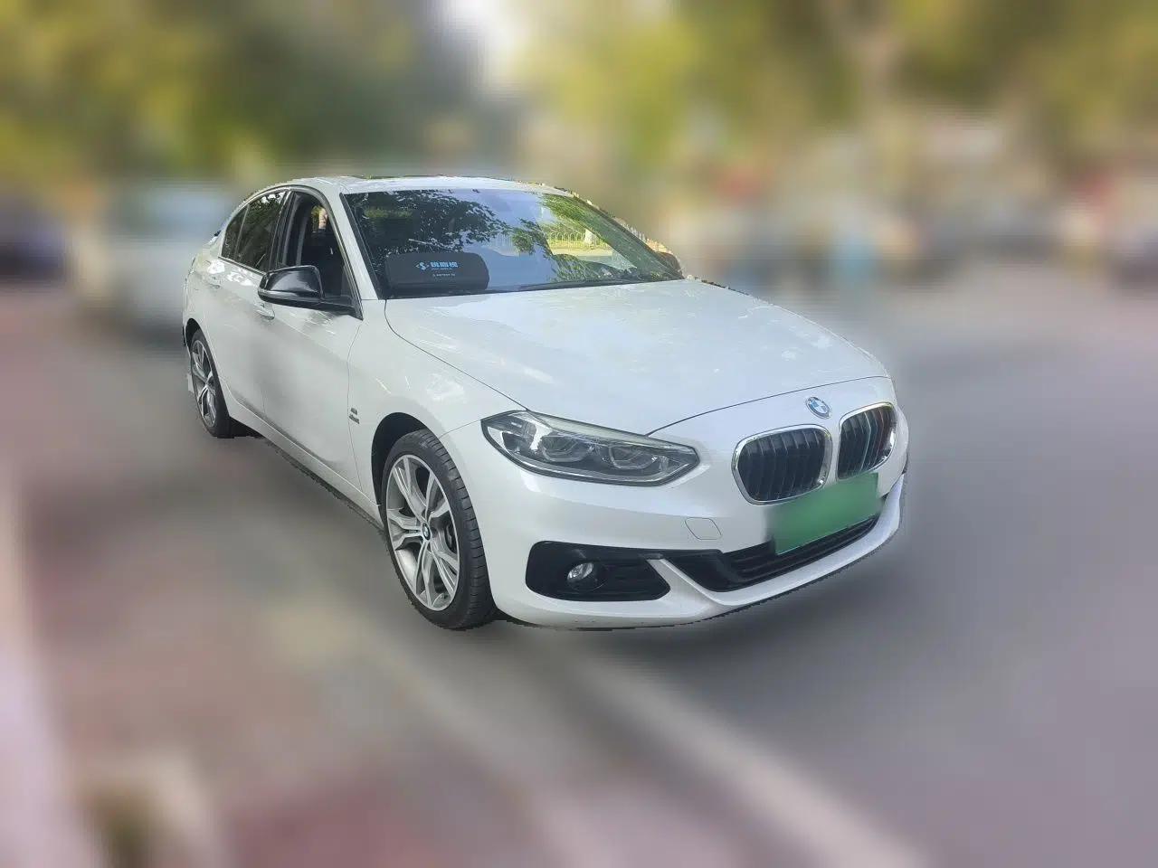 BMW 1 Series 2018 120i Design Package Model — миниатюра 3