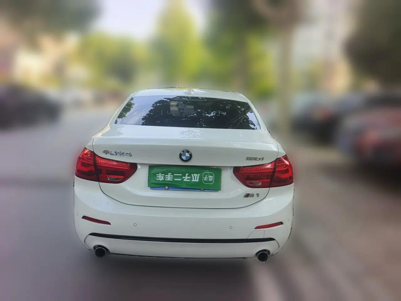 BMW 1 Series 2018 120i Design Package Model — миниатюра 5