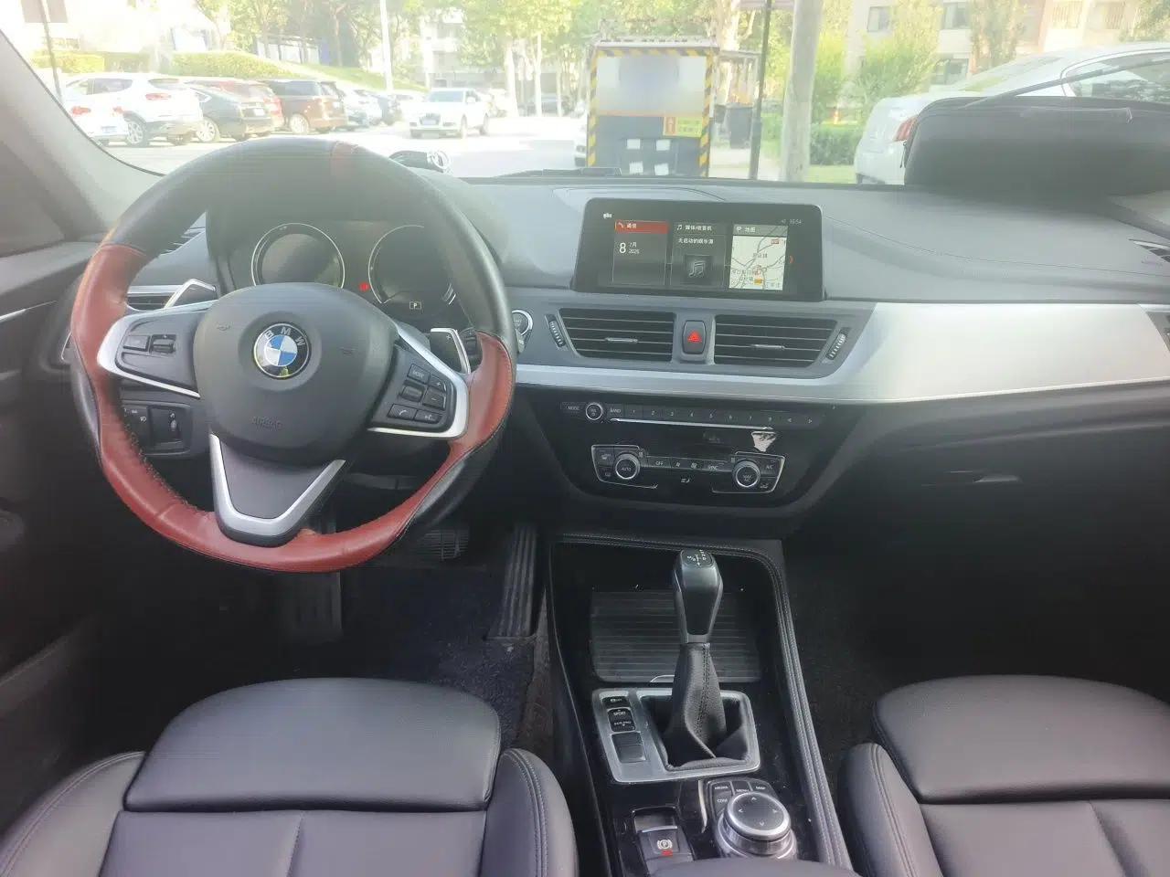 BMW 1 Series 2018 120i Design Package Model — миниатюра 9