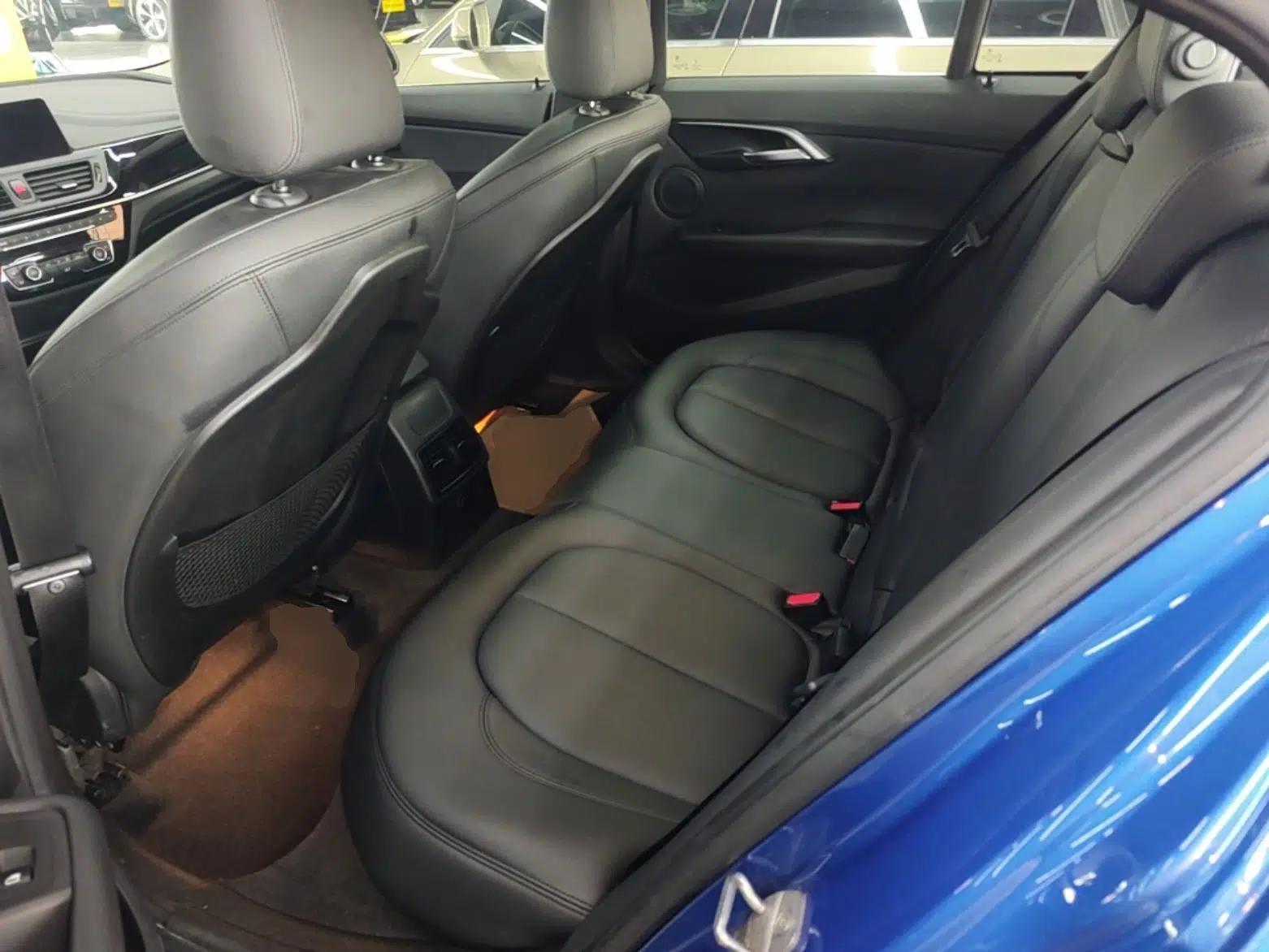 BMW 1 Series 2017 118i Design Package Model — миниатюра 25