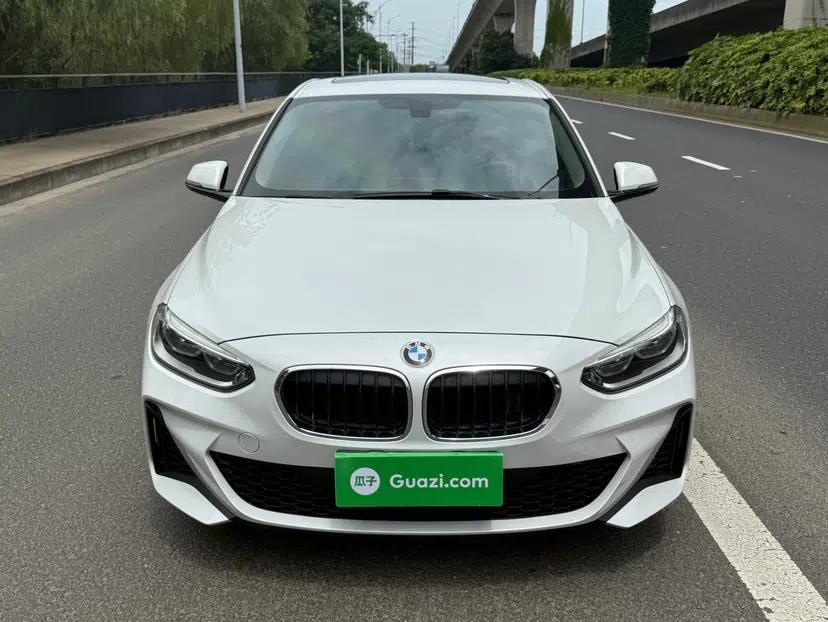 BMW 1 Series 2019 118i M Sport Package — миниатюра 13