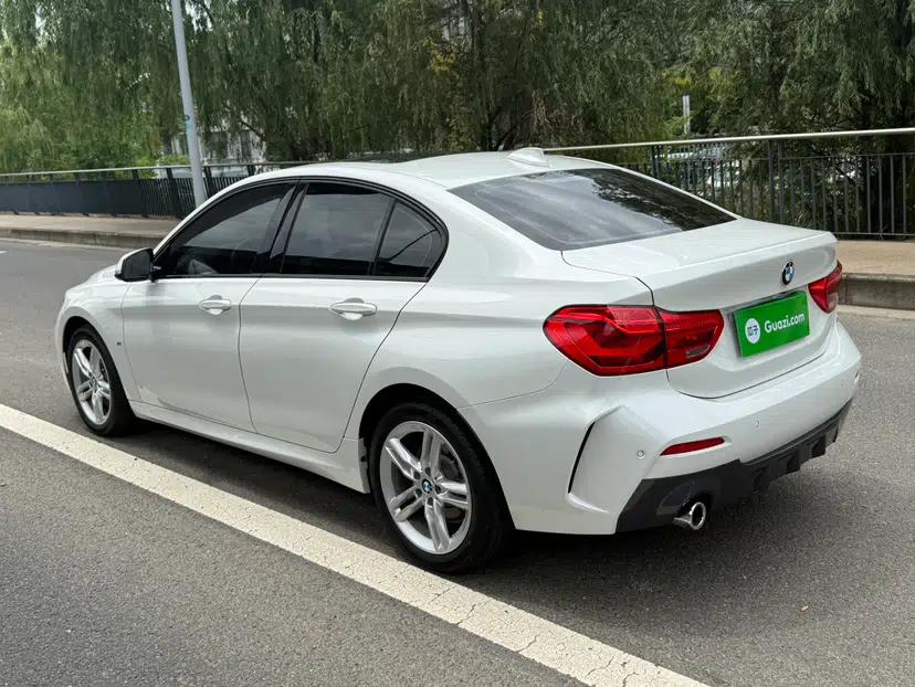 BMW 1 Series 2019 118i M Sport Package — миниатюра 16