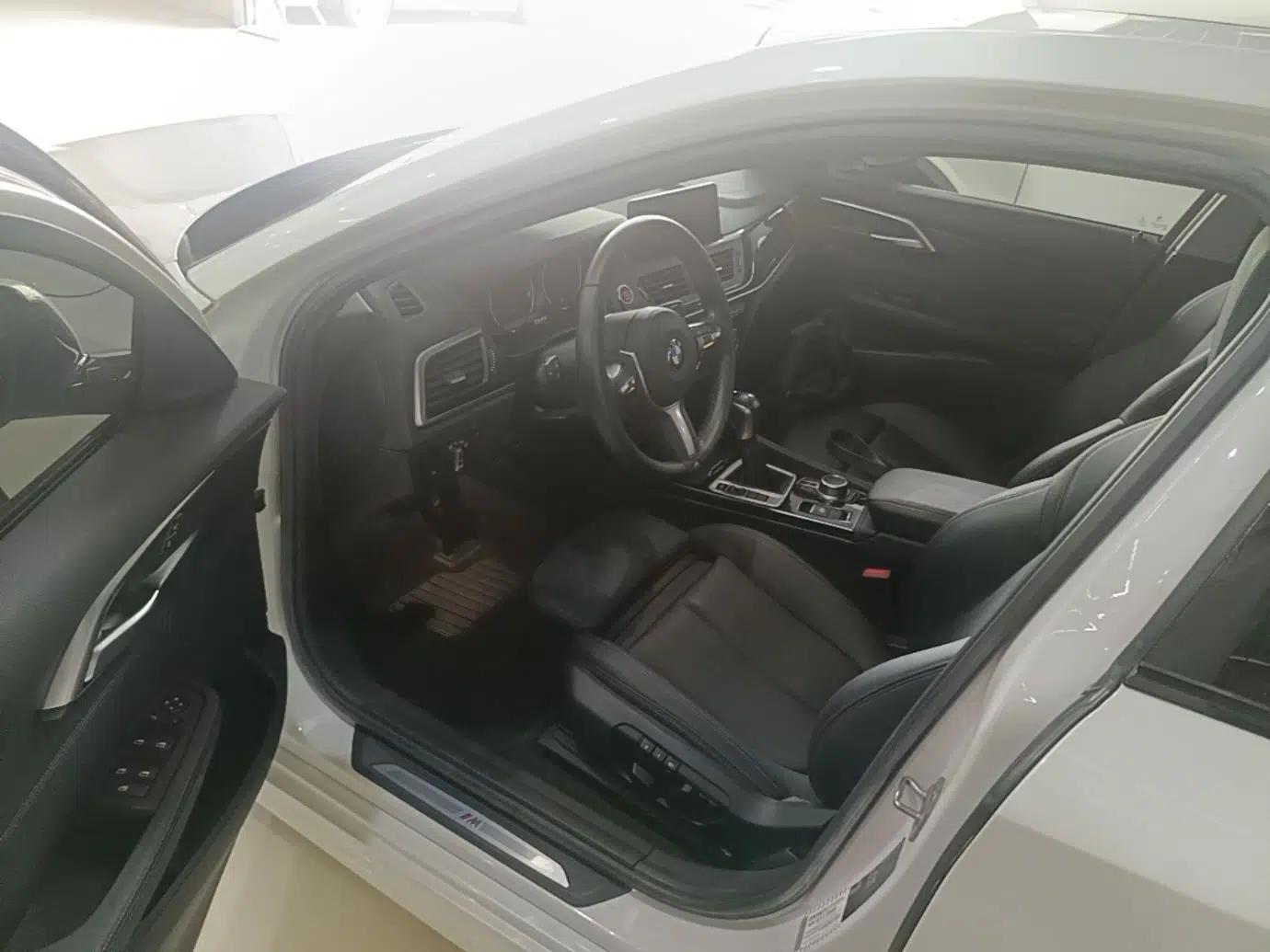 BMW 1 Series 2019 118i M Sport Package — миниатюра 29