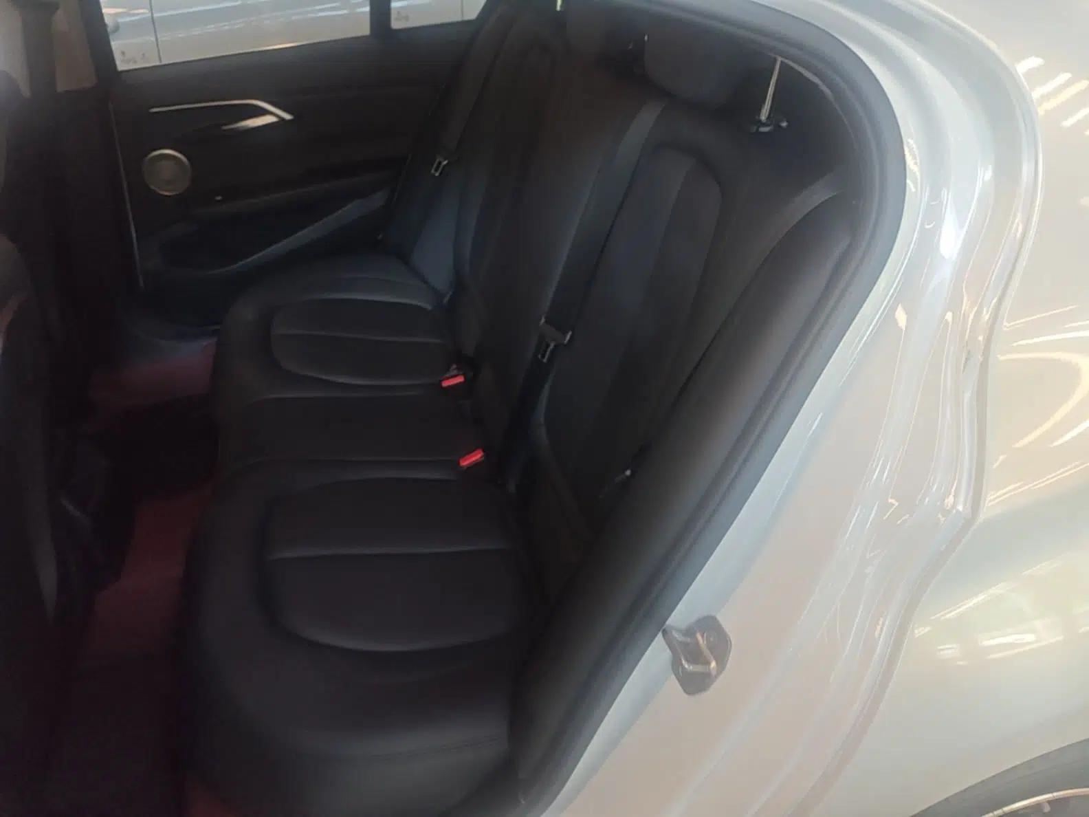 BMW 1 Series 2022 120i M Sport Edition — миниатюра 20