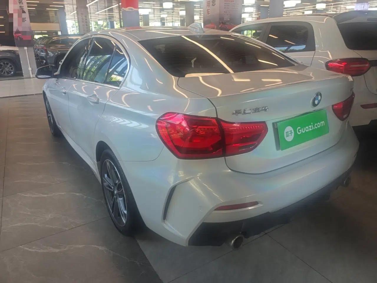 BMW 1 Series 2022 120i M Sport Edition — миниатюра 4