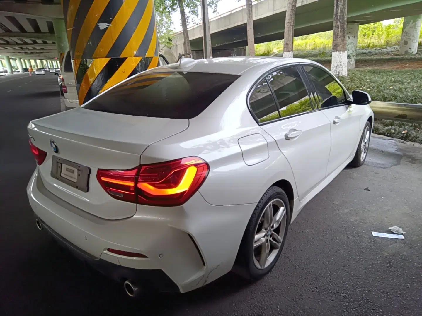 BMW 1 Series 2020 120i M Sport Package — миниатюра 6