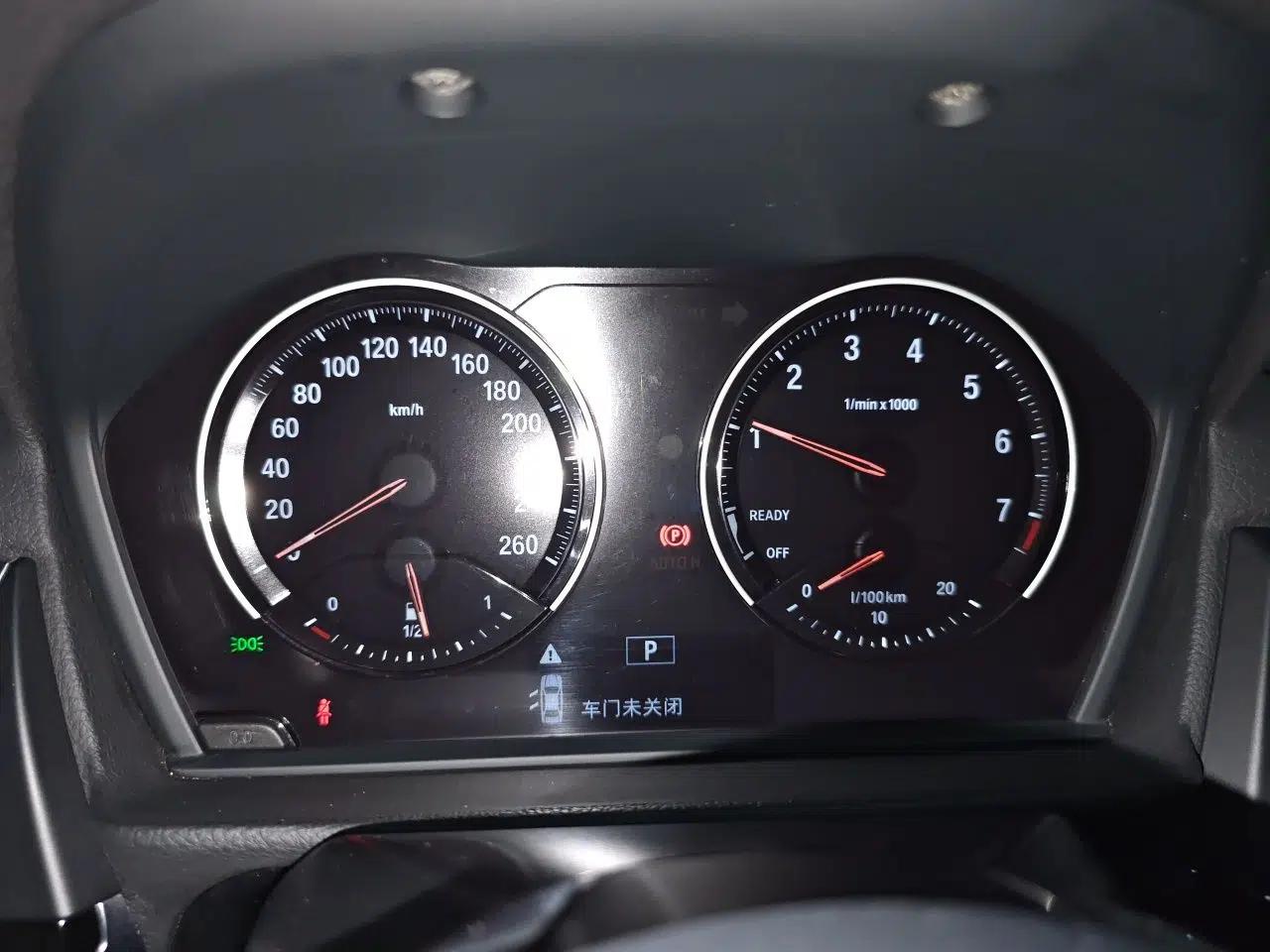 BMW 1 Series 2018 118i Sport Edition — миниатюра 11