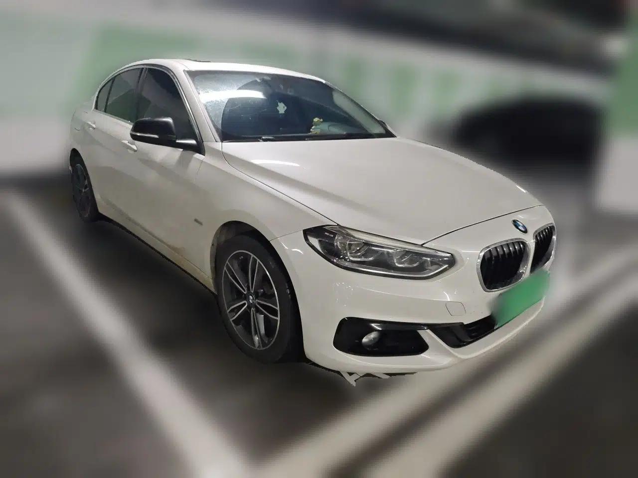 BMW 1 Series 2018 118i Sport Edition — миниатюра 3