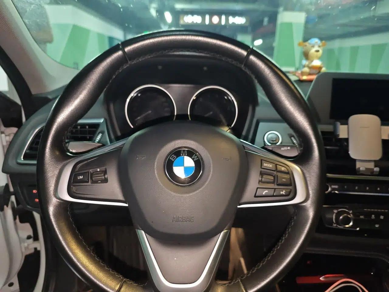 BMW 1 Series 2018 118i Sport Edition — миниатюра 10