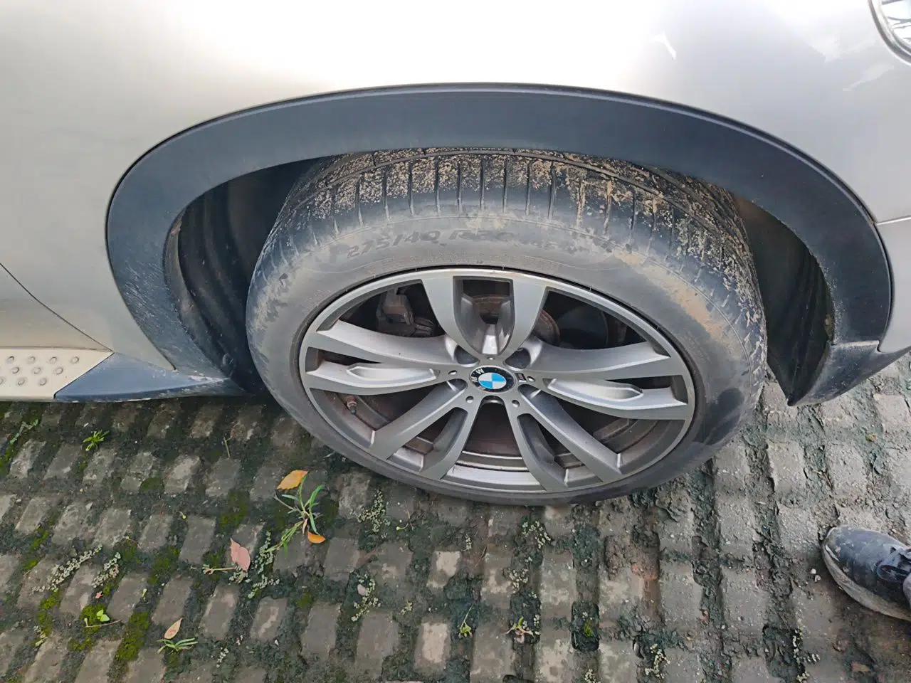 BMW X5 2011 xDrive35i Leading Model — миниатюра 8