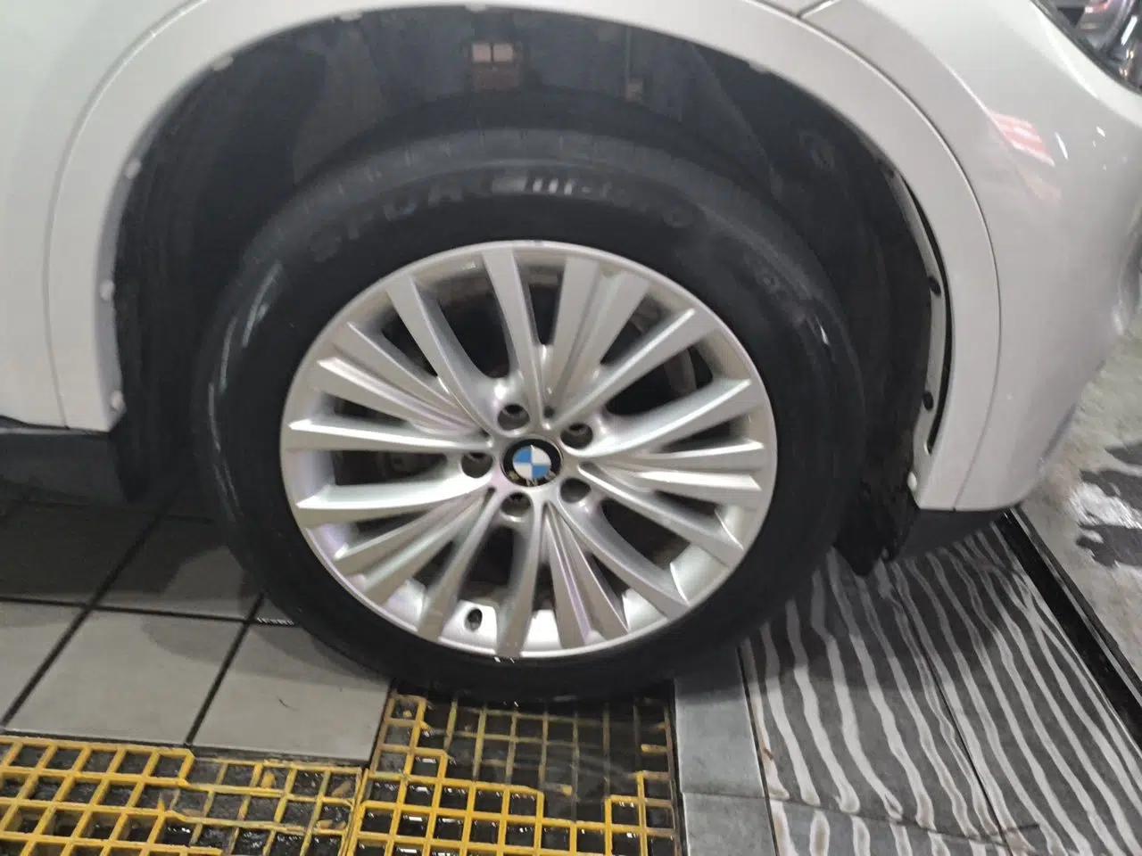 BMW X5 2017 xDrive28i — миниатюра 8