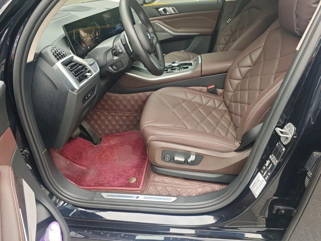 BMW X5 2023 xDrive 30Li Luxury M Sport Night Edition Package — миниатюра 15