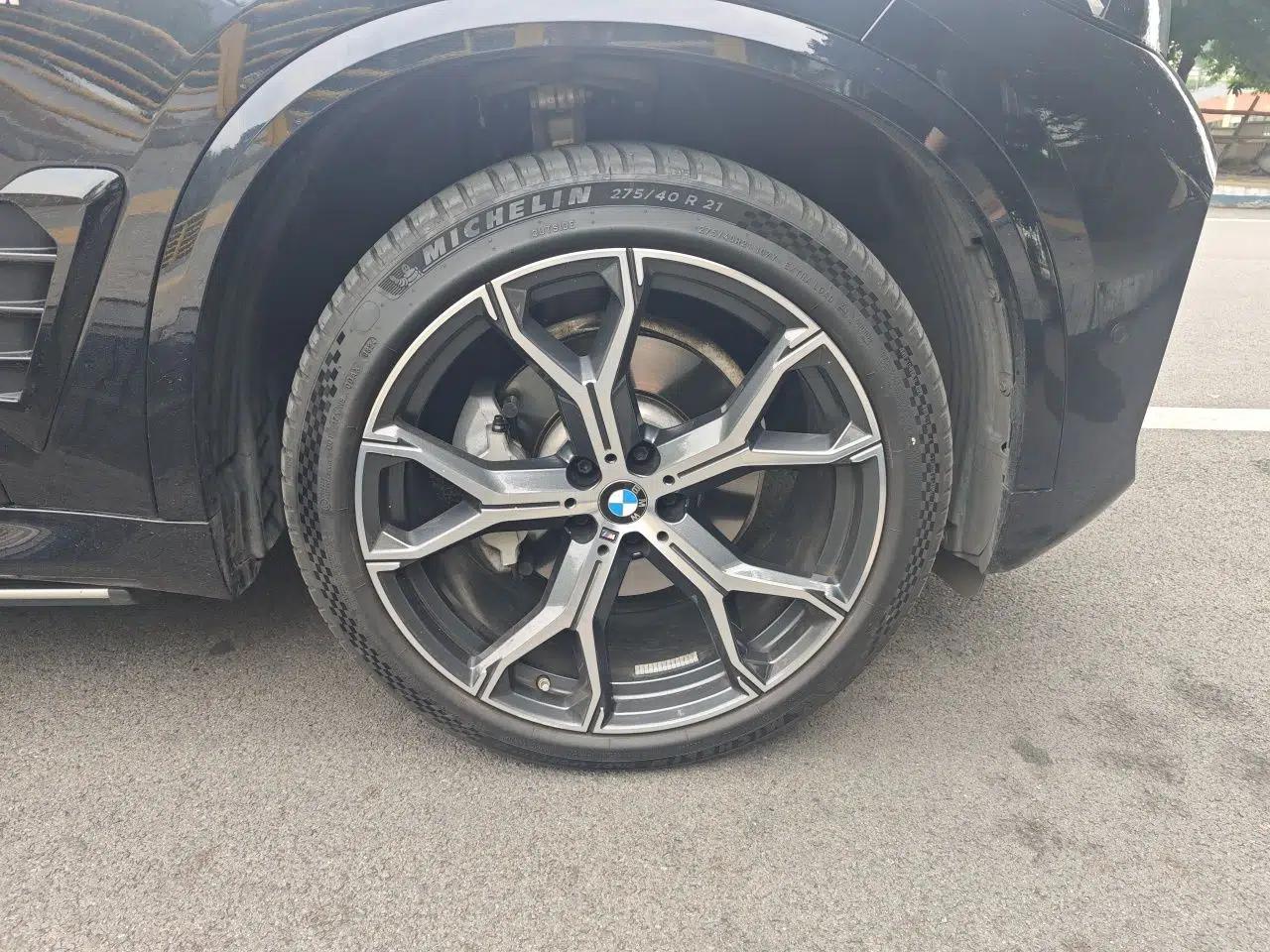 BMW X5 2023 xDrive 30Li Luxury M Sport Night Edition Package — миниатюра 8
