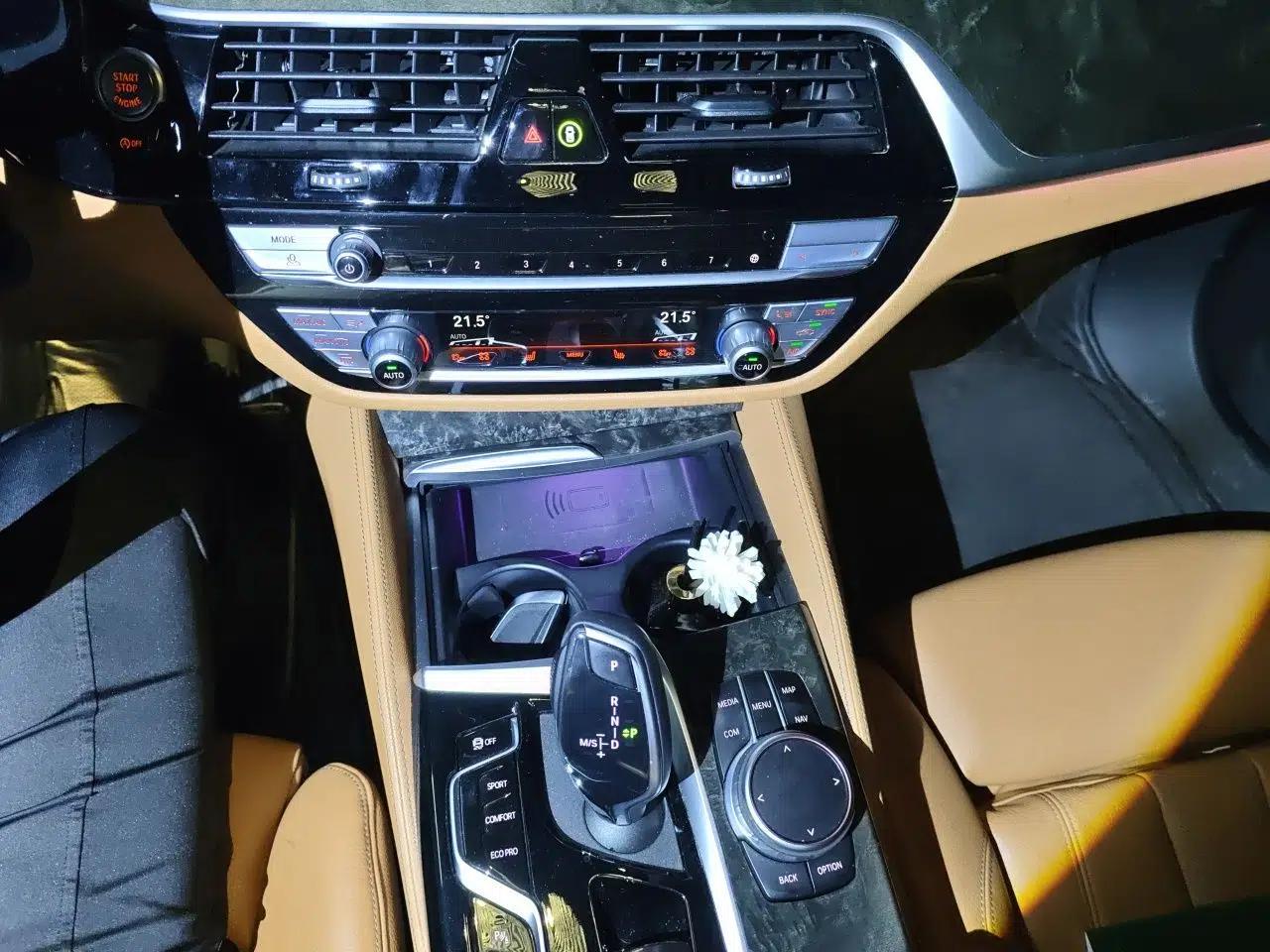 BMW 6 Series GT 2021 630i M Sport Package — миниатюра 14