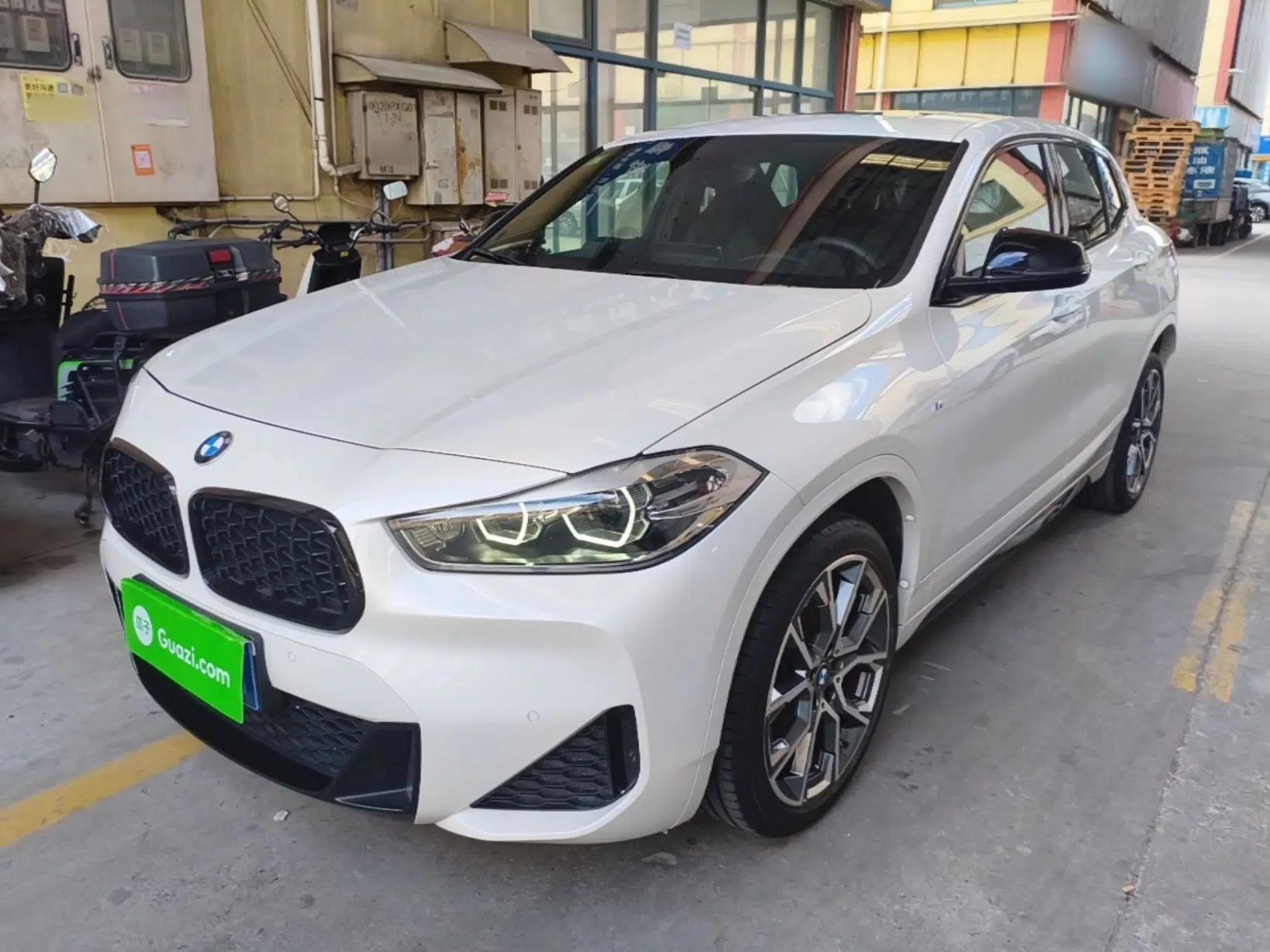 BMW X2 2021 Restyled sDrive25i Midnight Edition — миниатюра 1